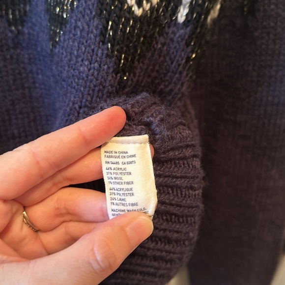 American Eagle Sweater - Picture 5 of 6